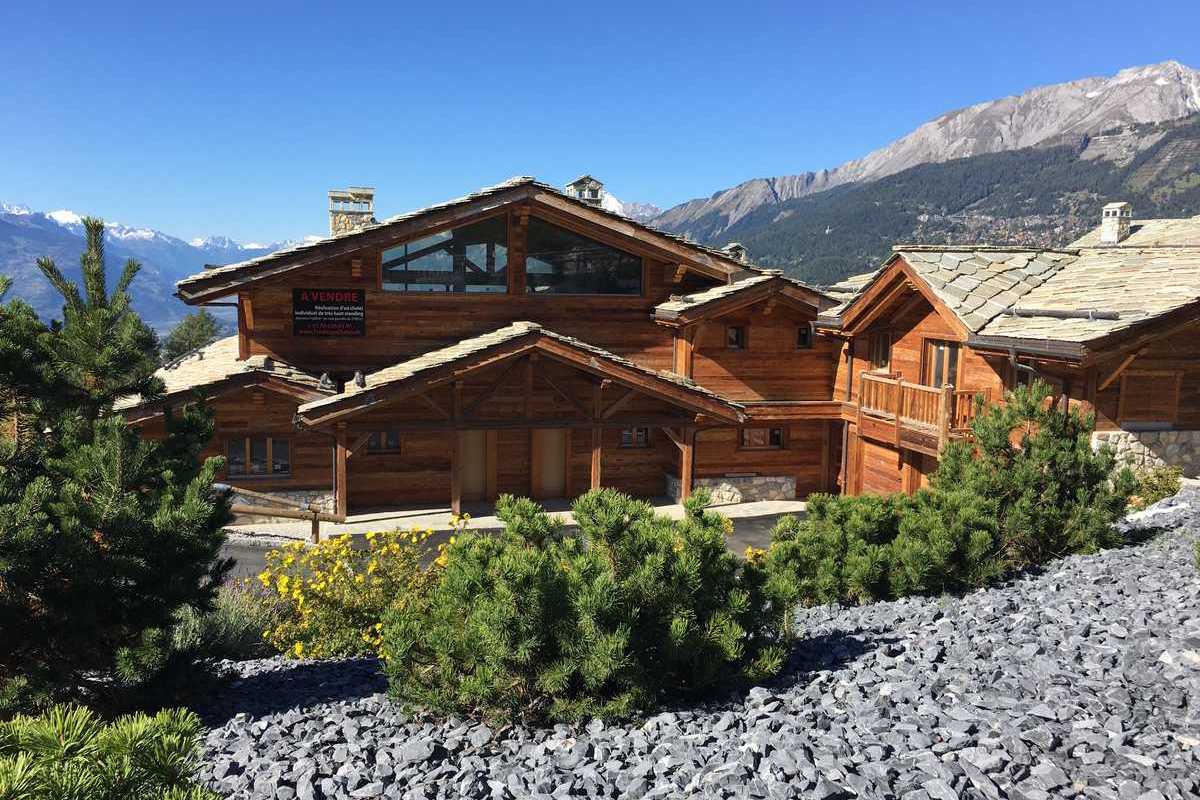 Exposé sud-ouest, chalet de 15.5 pièces